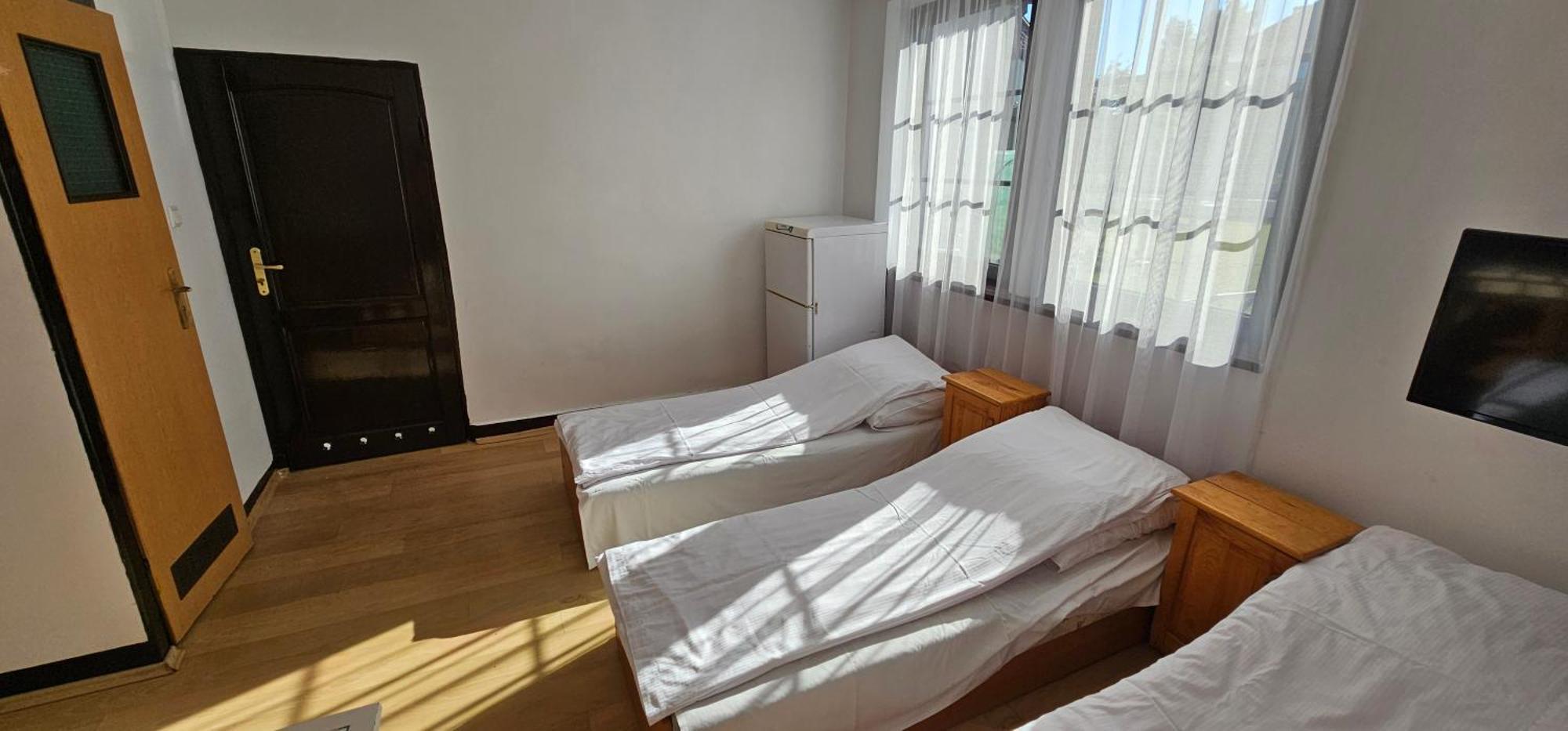 Keja II Hotel Леба Екстериор снимка